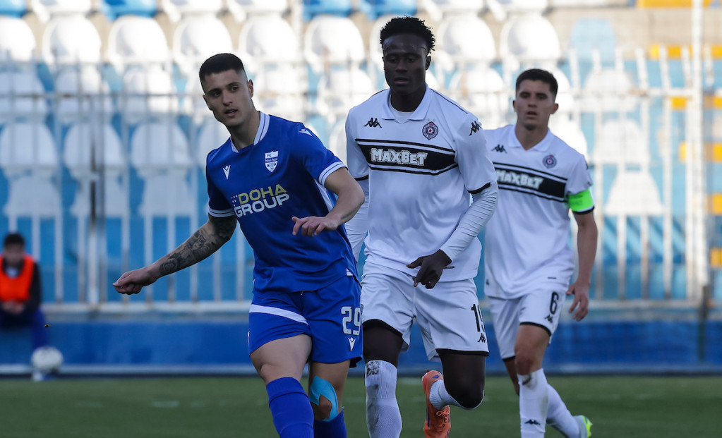 Demba Sek u duelu sa Novopazarcima