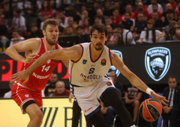 Ofanzivni skokovi "pregazili" Efes: Olimpijakos gospodario reketom i došao do pobede