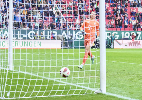 (VIDEO) Čika Manuel Nojer ne beži od direktne krivice za rekord Bundeslige: Glupa greška