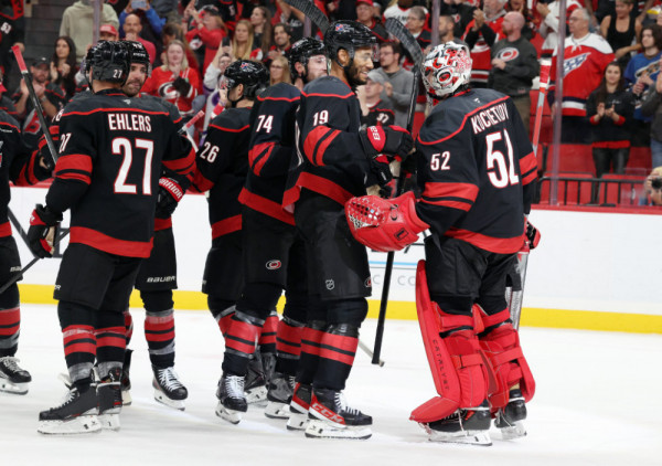 NHL nedeljni pregled: Karolina i Edmonton u serijama, Šesterkin završio sezonu