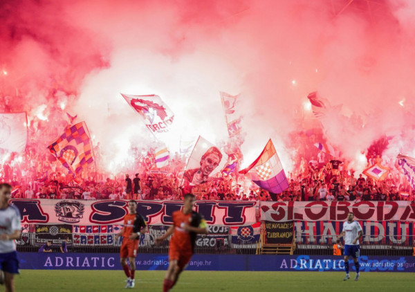 (VIDEO) Haos u Splitu: "Torcida" napala navijača Ajaksa, Holanđani traže hitnu reakciju UEFA
