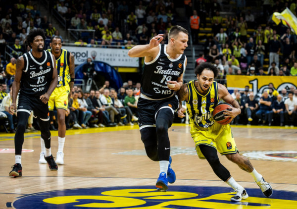 (UŽIVO,VIDEO) Fenerbahče – Partizan 2/4: Crno-beli imaju +3 na poluvremenu