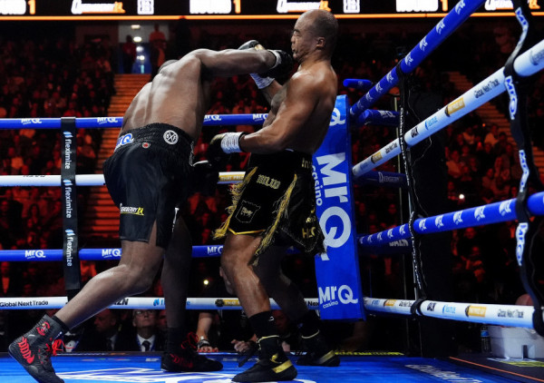 (VIDEO) Danijel Duboa razbio bivšeg šampiona i odbranio WBO titulu: Sve je bilo gotovo u drugoj rundi!