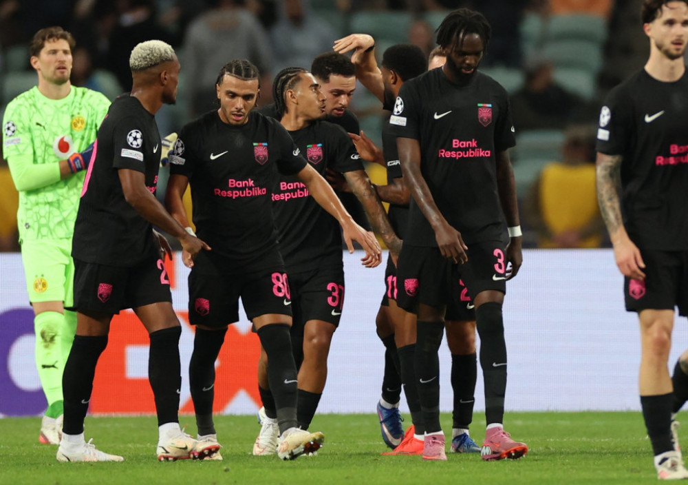 Fudbaleri Sabaha, protiv Borusije Dortmund