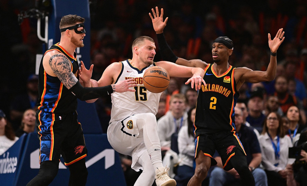 Jokić u duelu sa Gildžas-Aleksanderom i Hartenštajnom