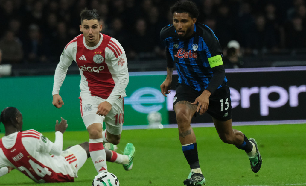 Oskar Gluk (Ajaks) i Ederson (Atalanta)