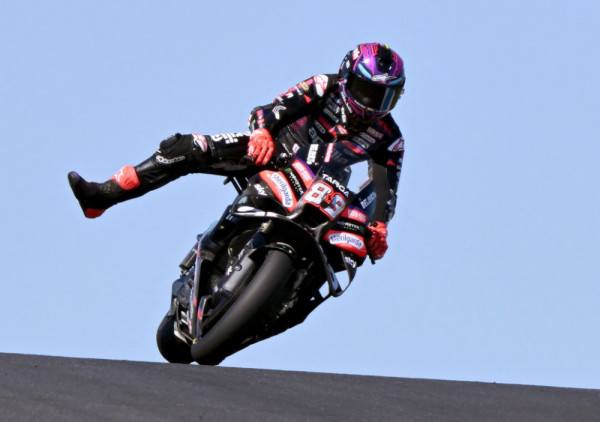 Aktuelnom Moto GP šampionu i jare i pare na australijskom sprintu: Martin doživeo težak pad