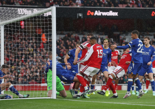 (VIDEO) Šampionu ni provala oblaka nije smetala: Arsenal rutinirao Everton za vrh tabele