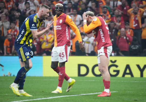 Istanbulski derbi pod velikim pritiskom: Ulog je prvo mesto, ali i posao trenera
