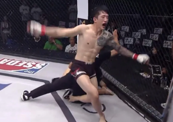 (VIDEO) Bizarna scena u MMA: Sudija povredio borca i pokidao mu ligament kolena