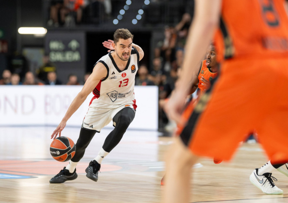 Tomaš Satoranski, košarkaš Hapoela