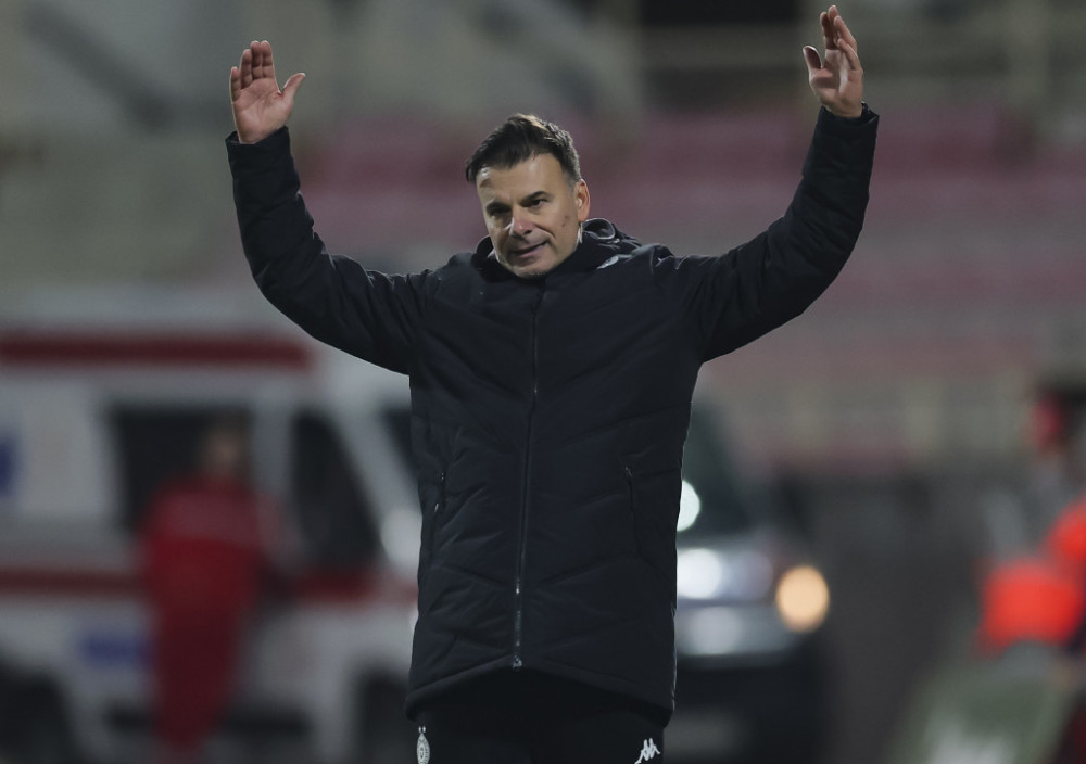 Aleksandar Stanojević razvezao jezik, pred Zemun: Pozitivno iznenađenje, grb, "grobari", defanziva...
